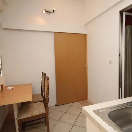 6693d * Makarska
